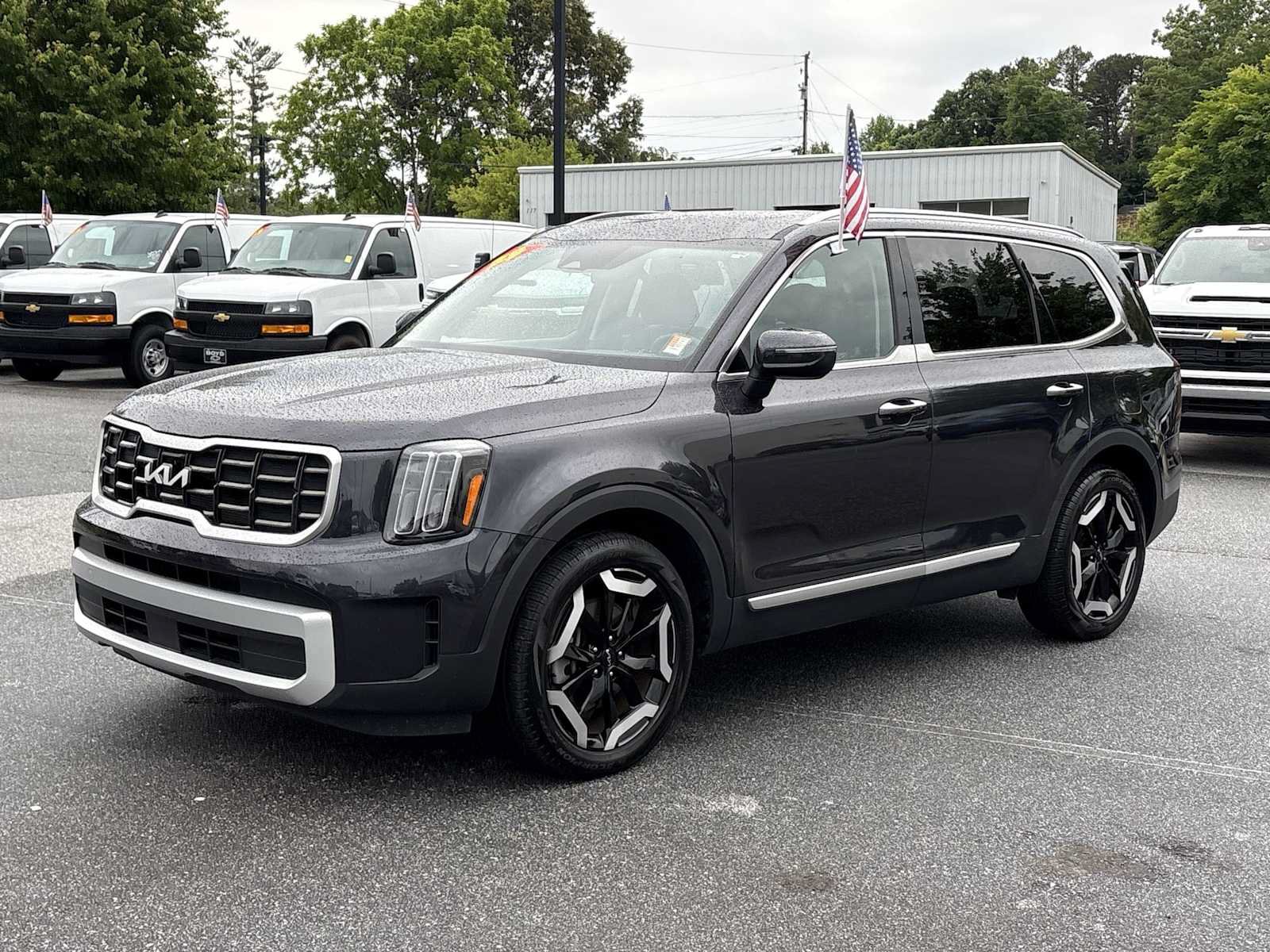 Used 2025 Kia Telluride S AWD/4WD image 2