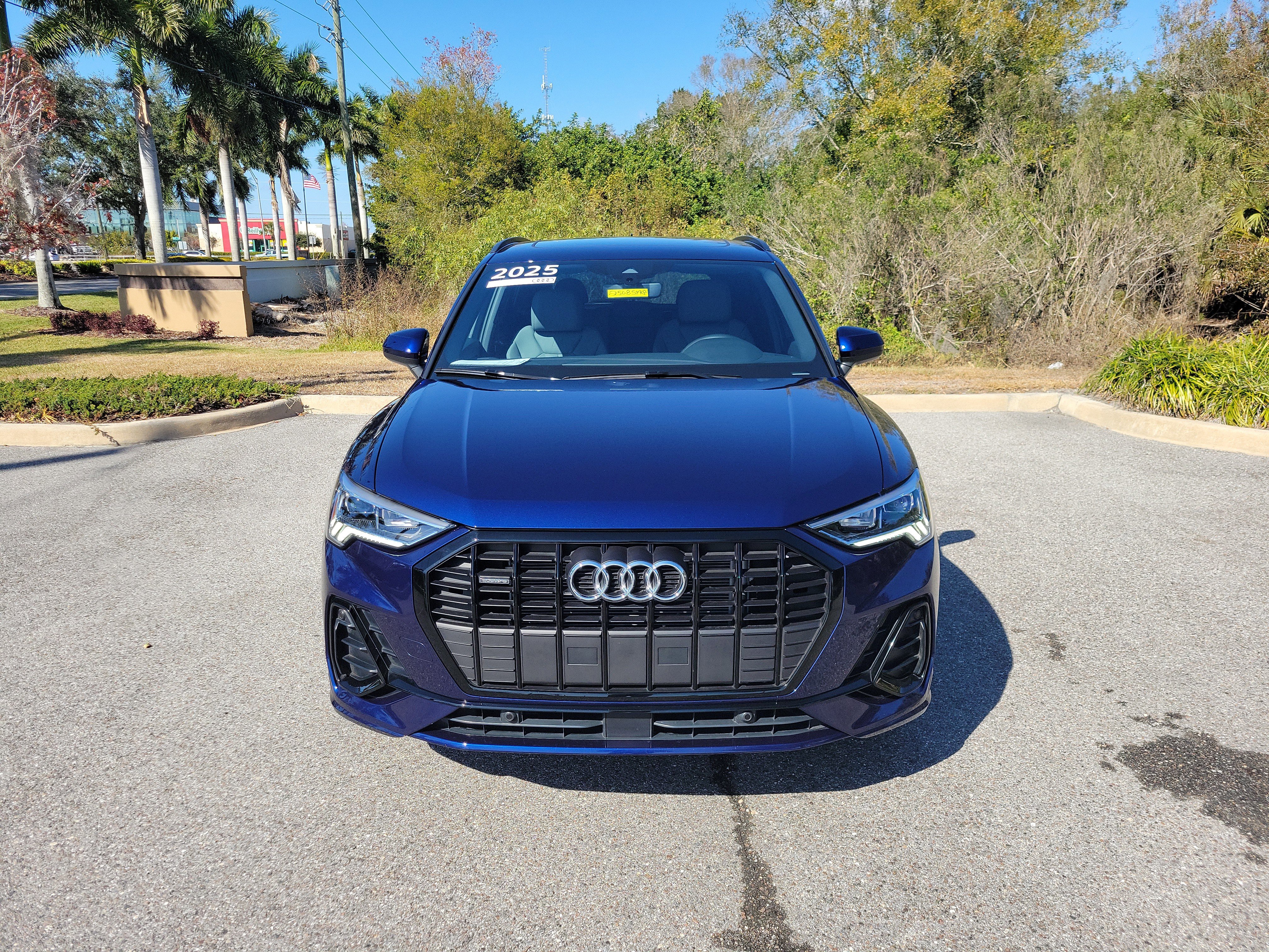 Certified 2025 Audi Q3 2.0T Premium w/ Convenience Package AWD/4WD image 2