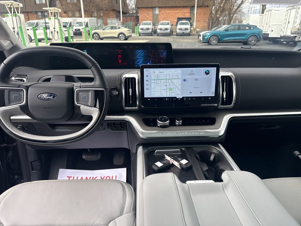 Used 2025 Ford Expedition Max Platinum w/ Driver's Package image 33