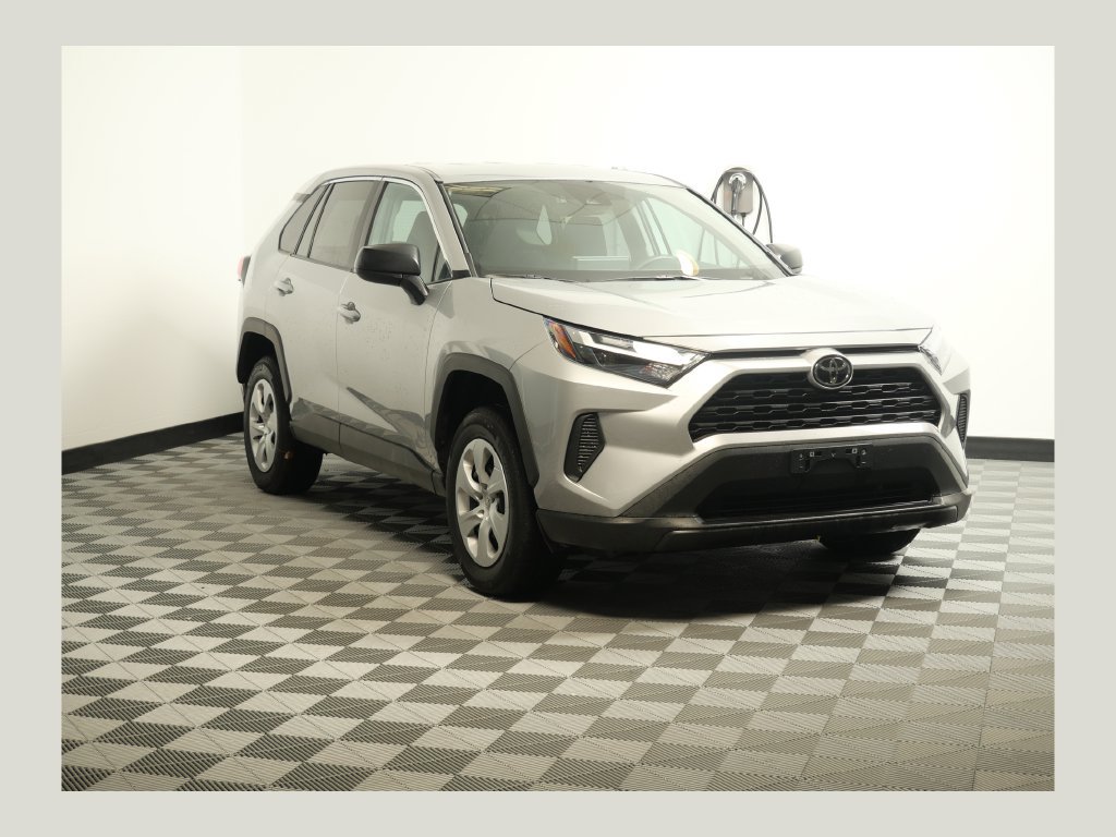 Used 2025 Toyota RAV4 LE AWD/4WD image 1