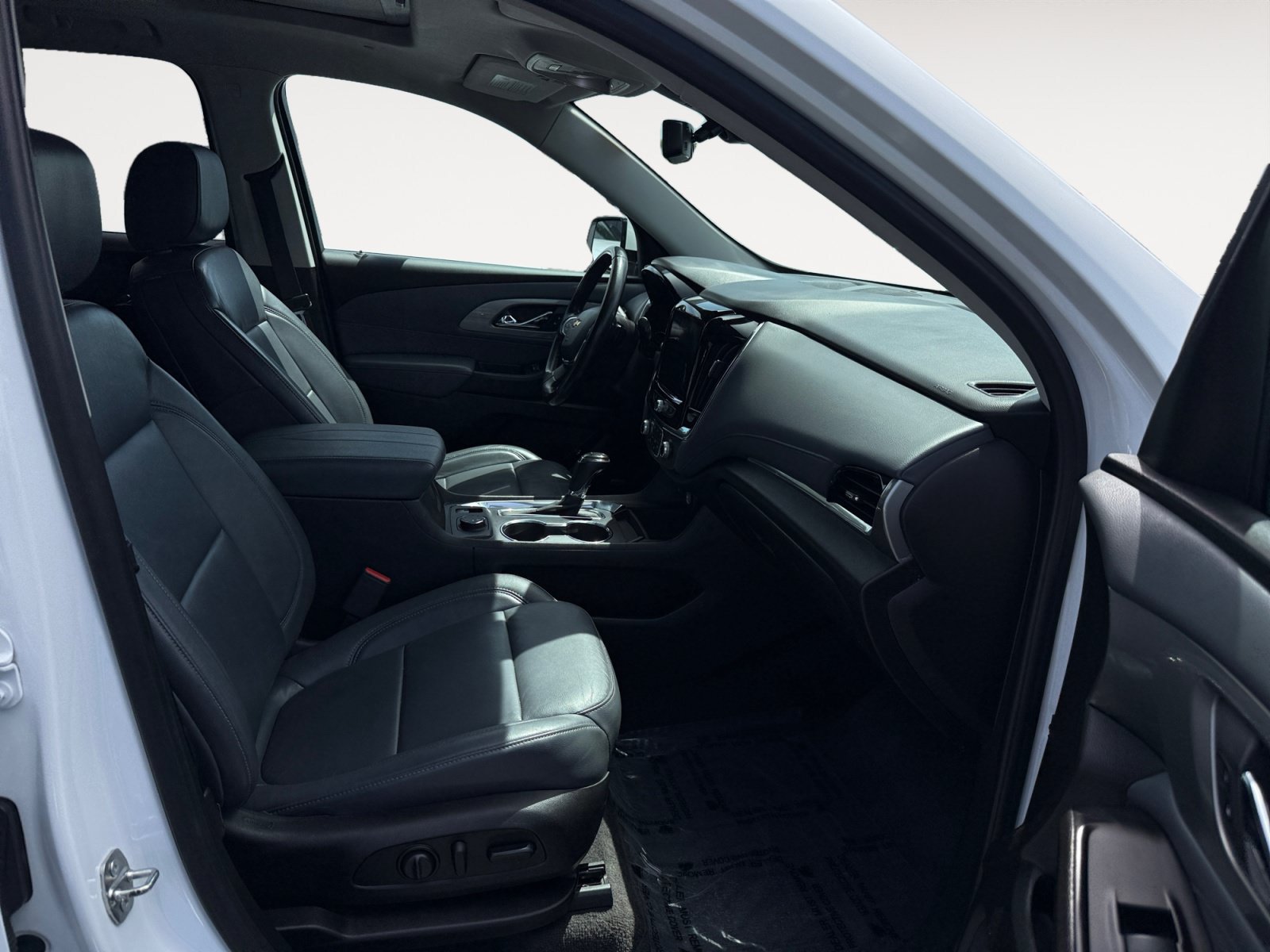 Used 2019 Chevrolet Traverse LT w/ LT Premium Package AWD/4WD image 19