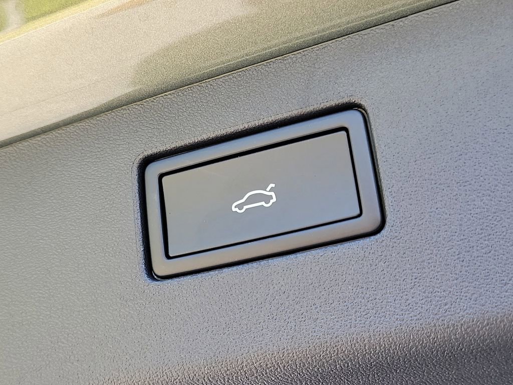 New 2026 Volkswagen Tiguan SE R-Line image 7