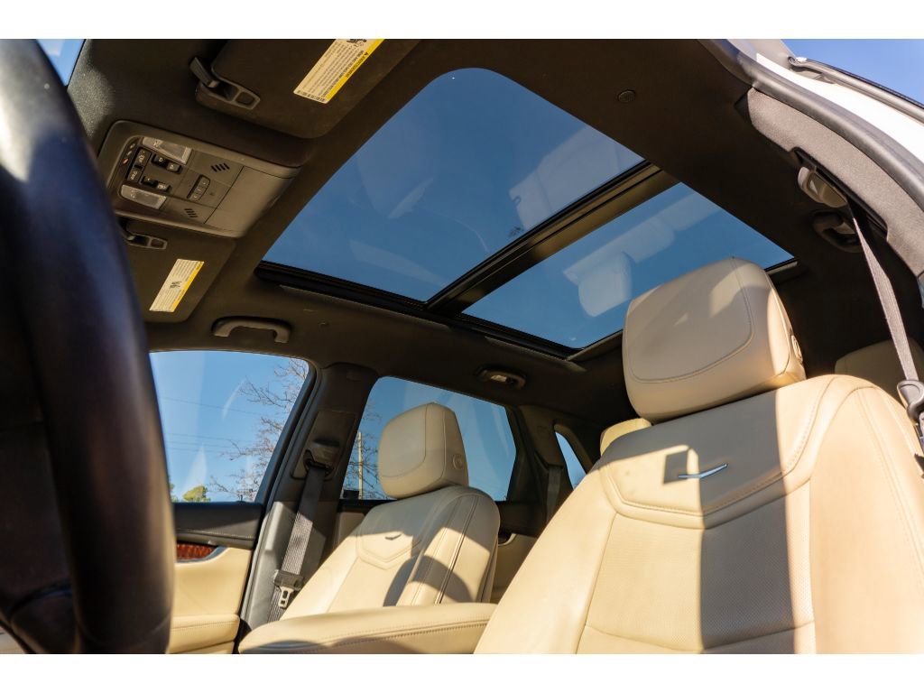 Used 2018 Cadillac XT5 Luxury w/ Driver Awareness Package image 12