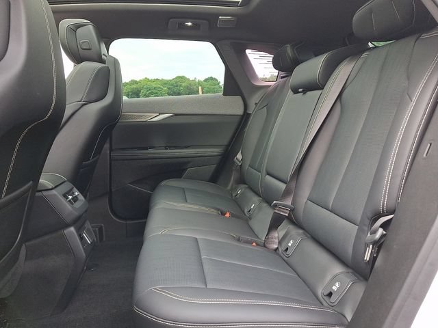 Certified 2025 Cadillac Optiq Luxury 2 w/ LPO, Floor Liner Package AWD/4WD image 8