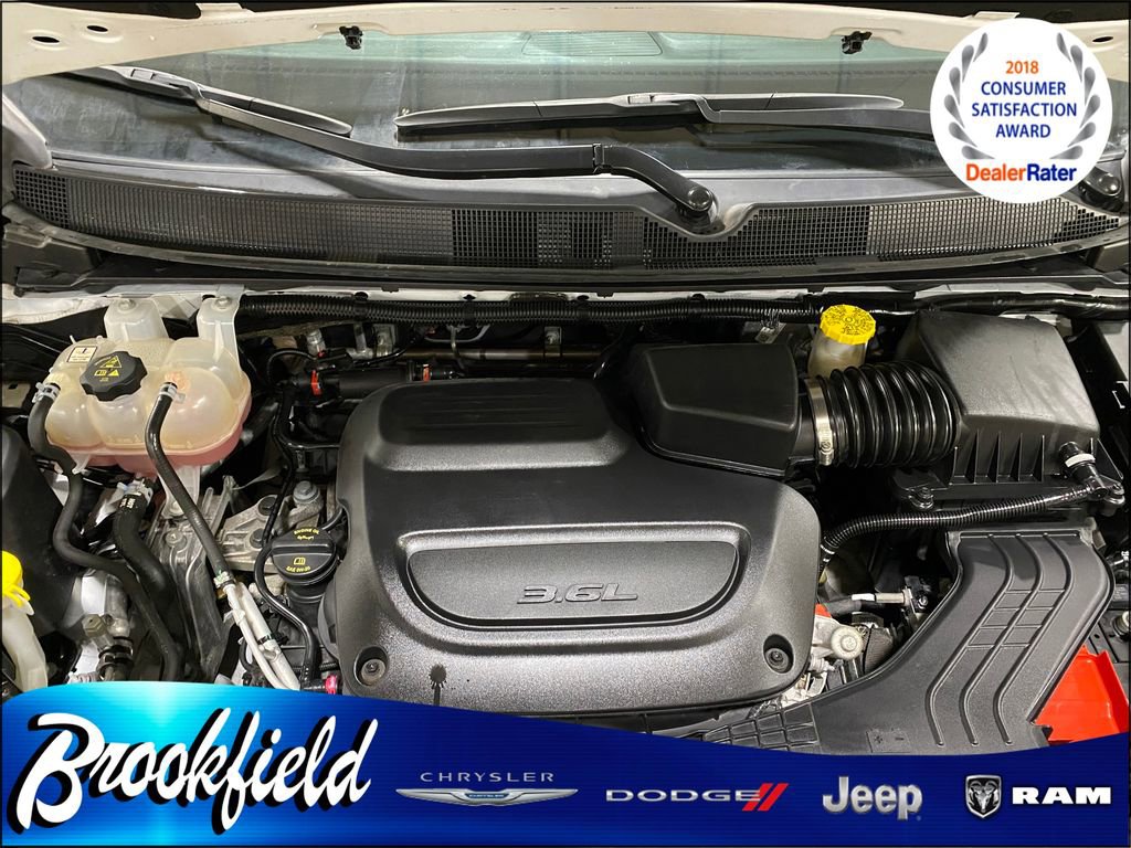 Used 2023 Chrysler Pacifica Touring image 33