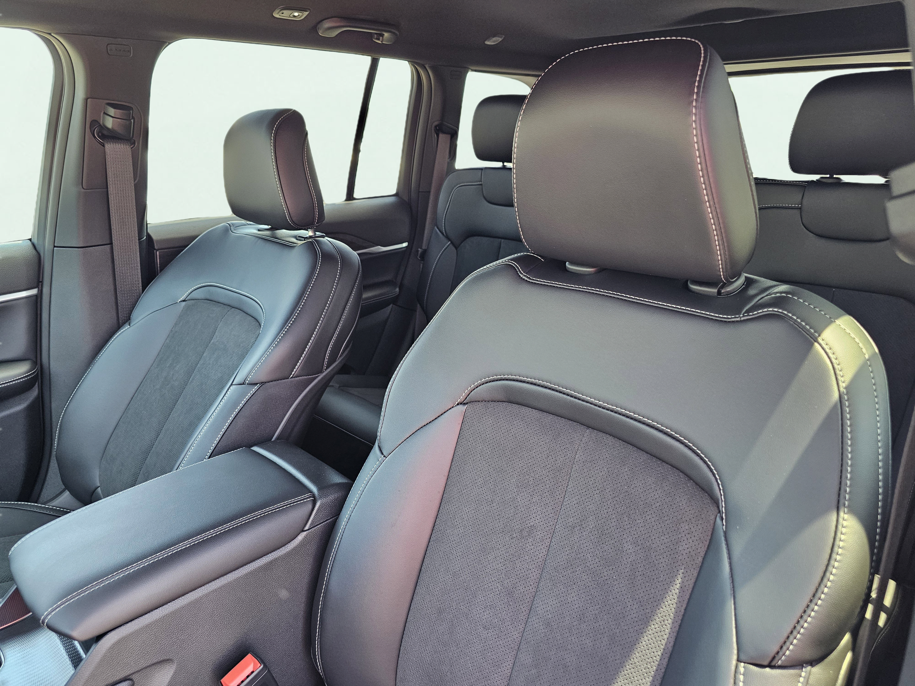 New 2026 Jeep Grand Cherokee Altitude RWD image 17