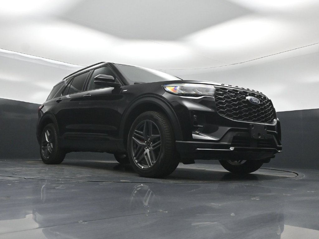 Certified 2026 Ford Explorer ST-Line w/ ST-Line Street Pack AWD/4WD image 45
