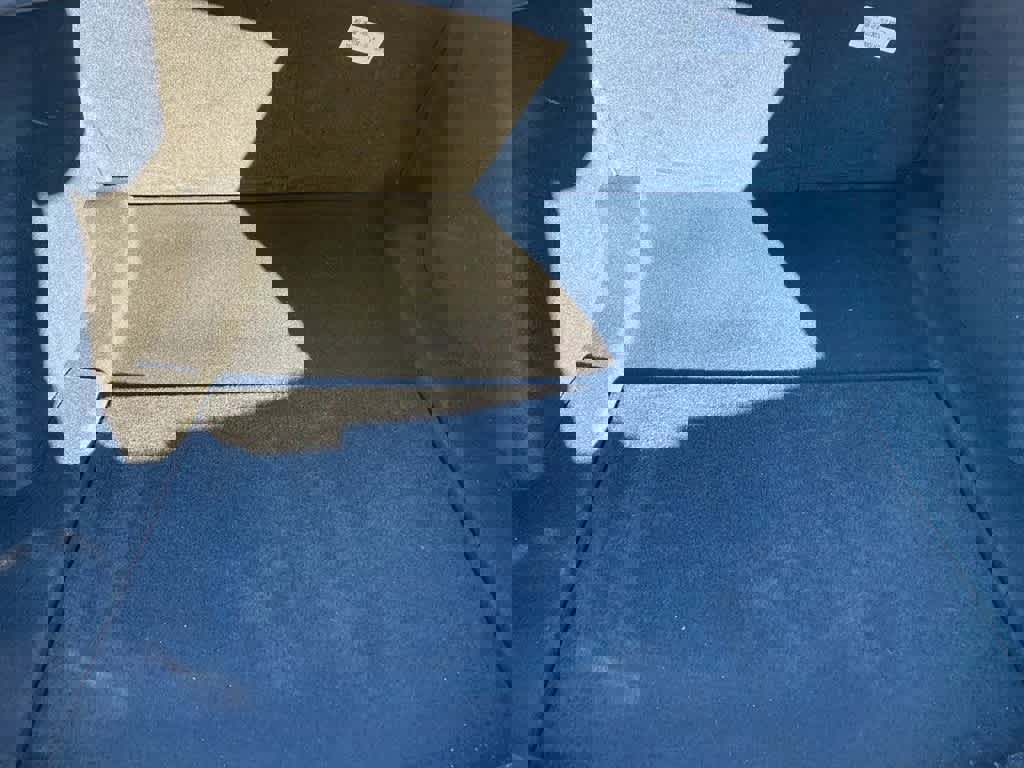 Used 2023 Tesla Model 3 Standard Range image 4