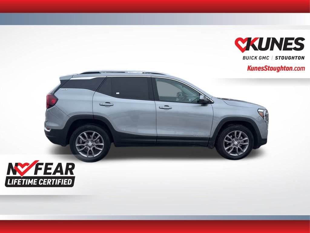 Used 2024 GMC Terrain SLT image 13