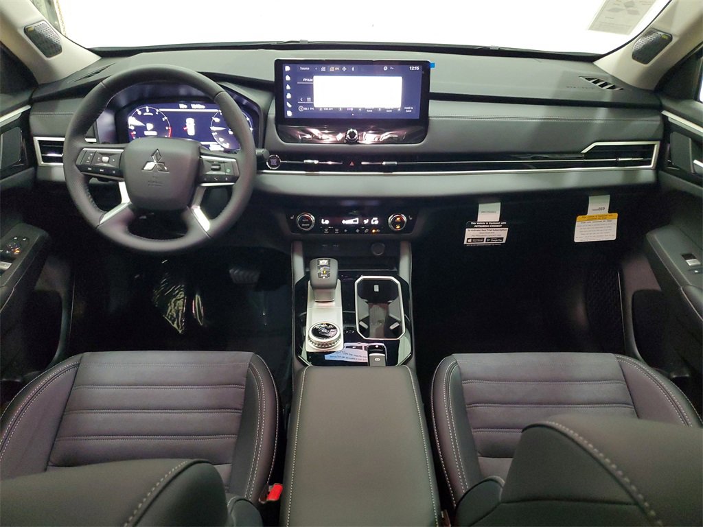 New 2025 Mitsubishi Outlander SE image 17