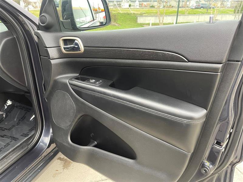 Used 2015 Jeep Grand Cherokee Laredo w/ Quick Order Package 23E image 55