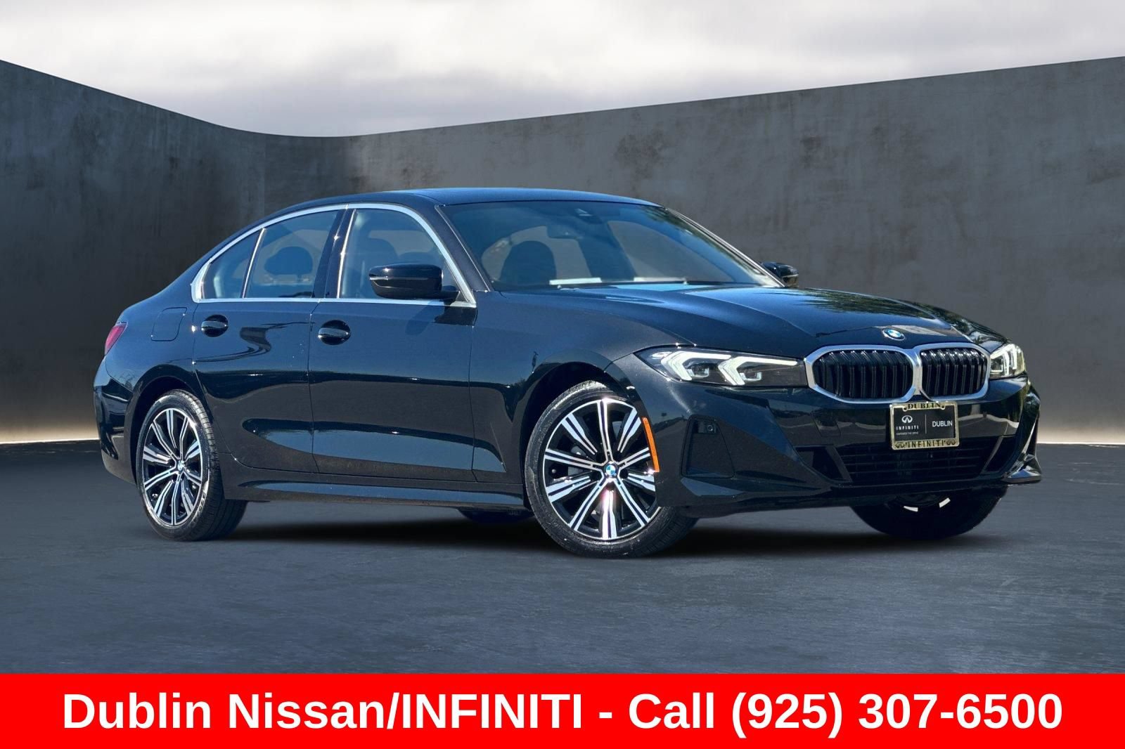 Used 2025 BMW 330i xDrive Sedan AWD/4WD image 2