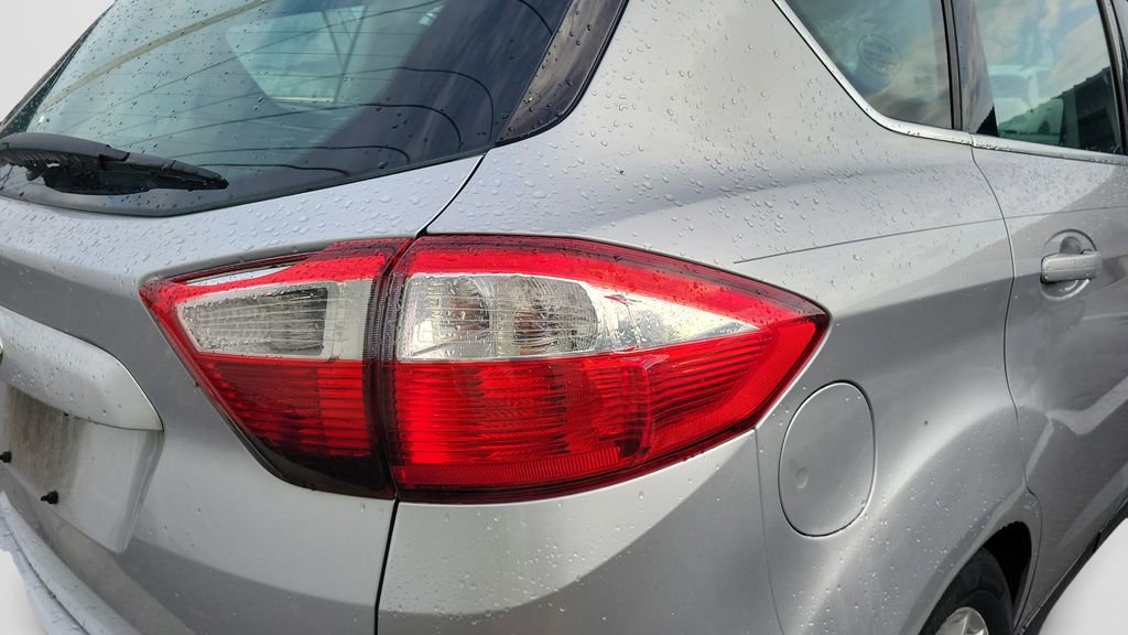 Used 2015 Ford C-MAX Energi SEL w/ Equipment Group 302A FWD image 11