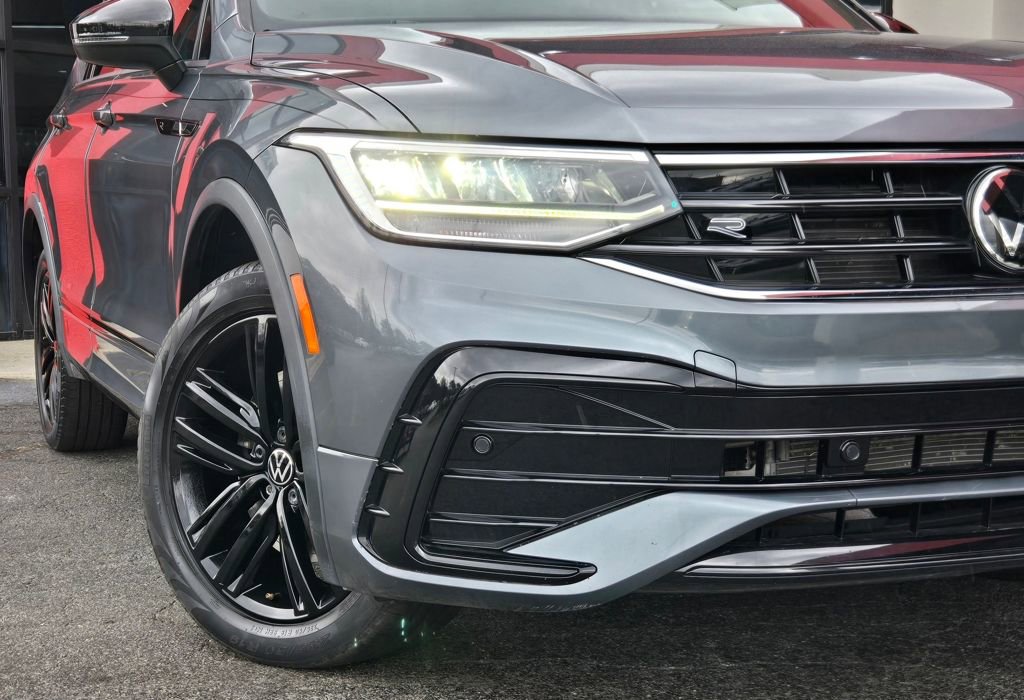 Used 2022 Volkswagen Tiguan SE R-Line AWD/4WD image 13