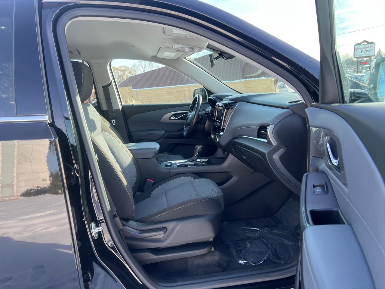 Used 2020 Chevrolet Traverse LT w/ LPO, Cargo Package image 44