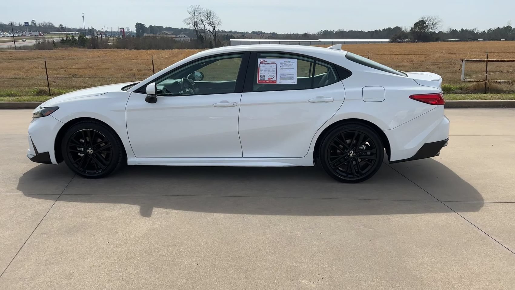 Used 2025 Toyota Camry SE FWD image 6