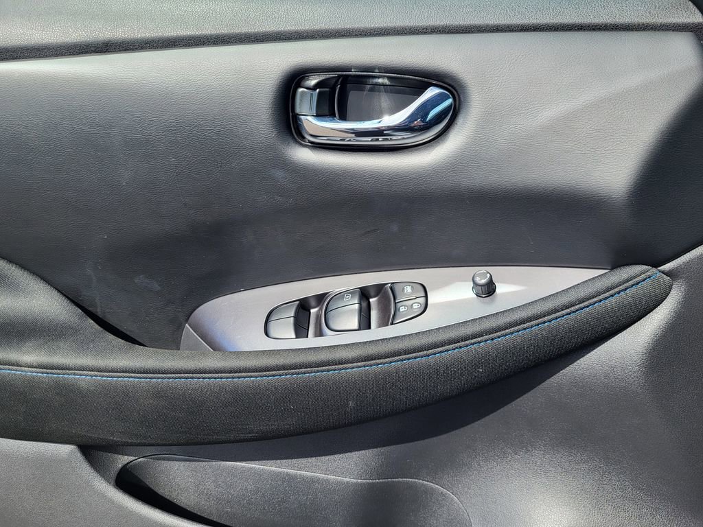 Used 2024 Nissan Leaf S image 14