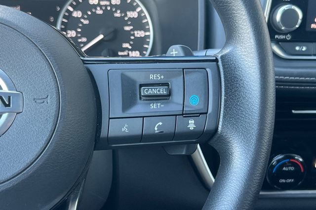 Used 2021 Nissan Rogue SV image 32