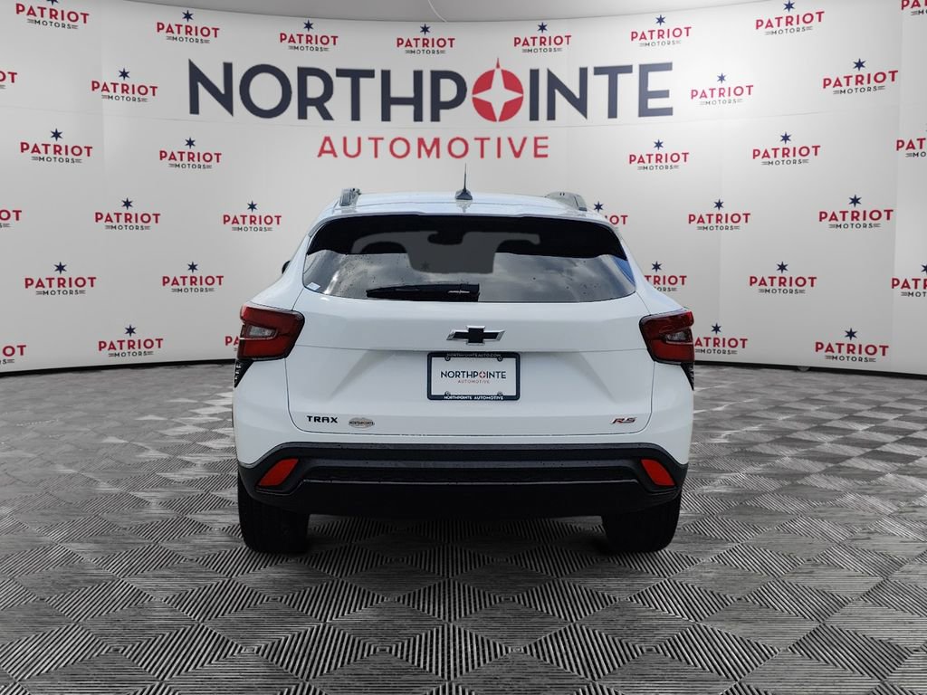 New 2025 Chevrolet Trax RS w/ Sunroof Package image 5