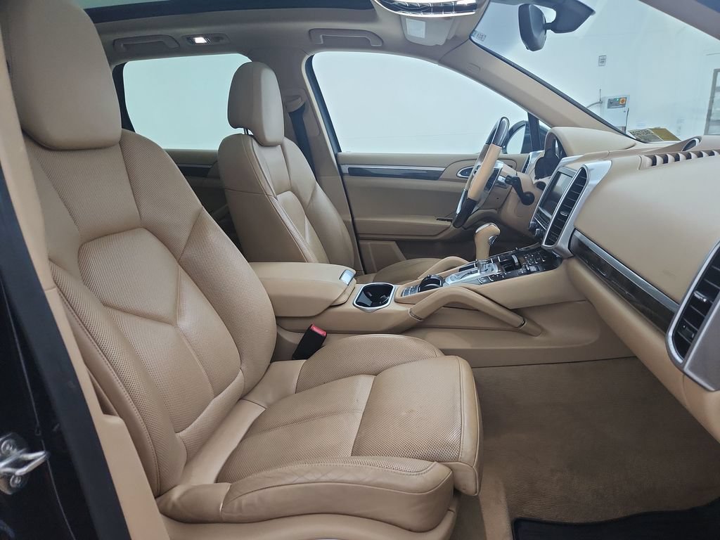 Used 2016 Porsche Cayenne AWD/4WD image 27