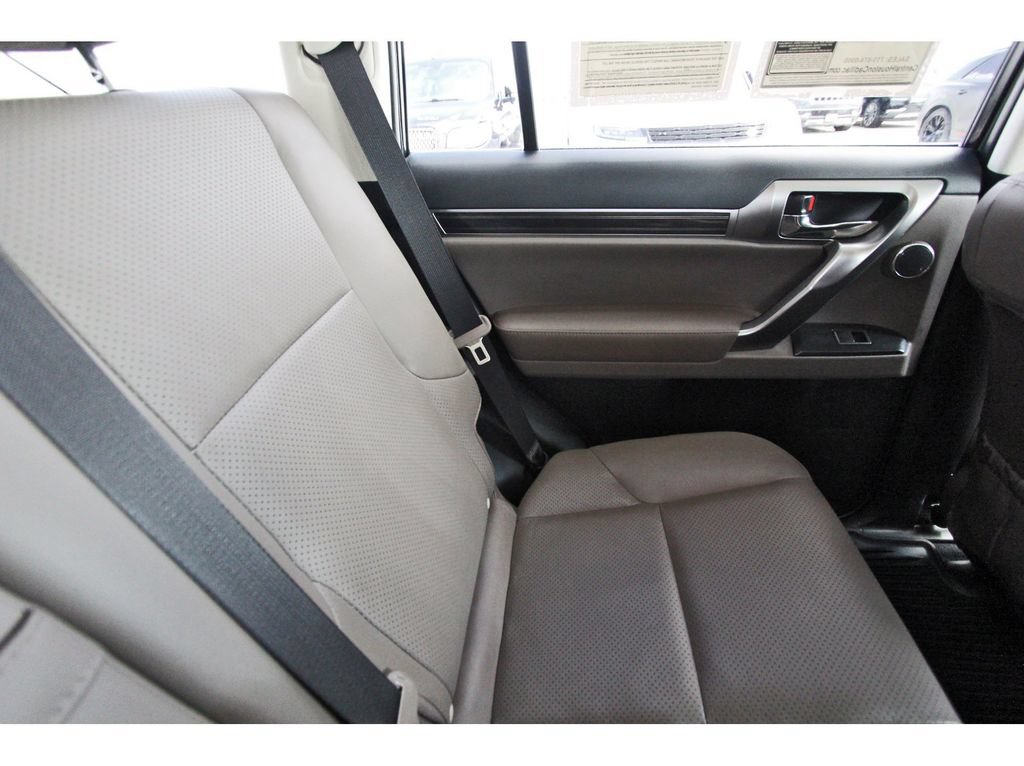 Used 2022 Lexus GX 460 Luxury w/ Off Road Package AWD/4WD image 11