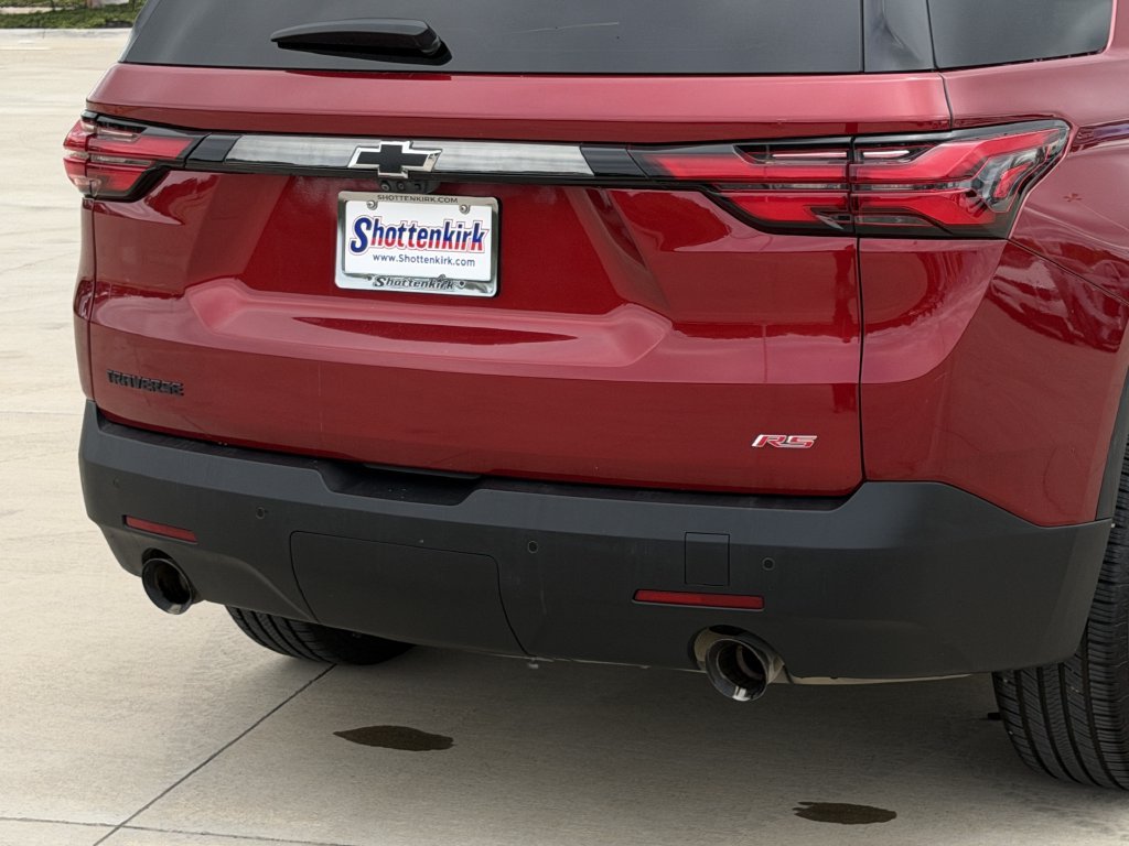 Used 2023 Chevrolet Traverse RS w/ LPO, Floor Liner Package FWD image 6