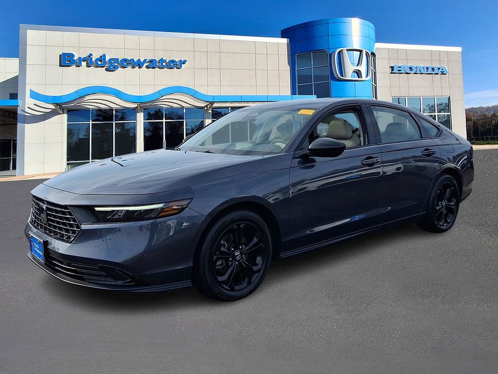 Used 2025 Honda Accord SE image 3