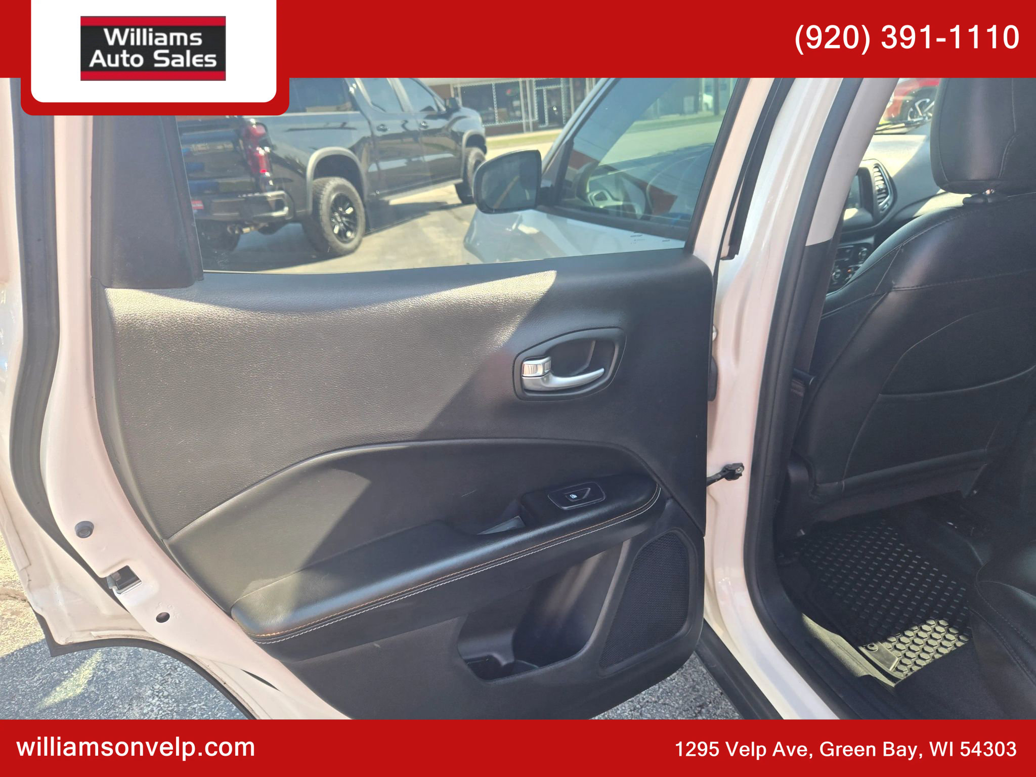 Used 2018 Jeep Compass Latitude w/ Popular Equipment Group image 12