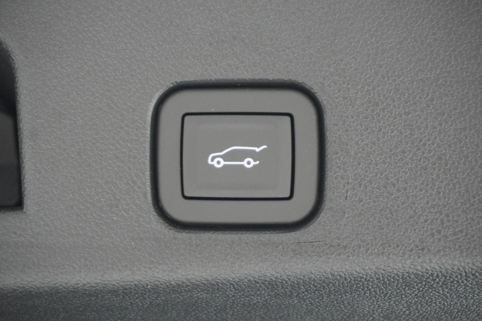 New 2026 Chevrolet Traverse RS w/ LPO, Floor Liner Package image 7
