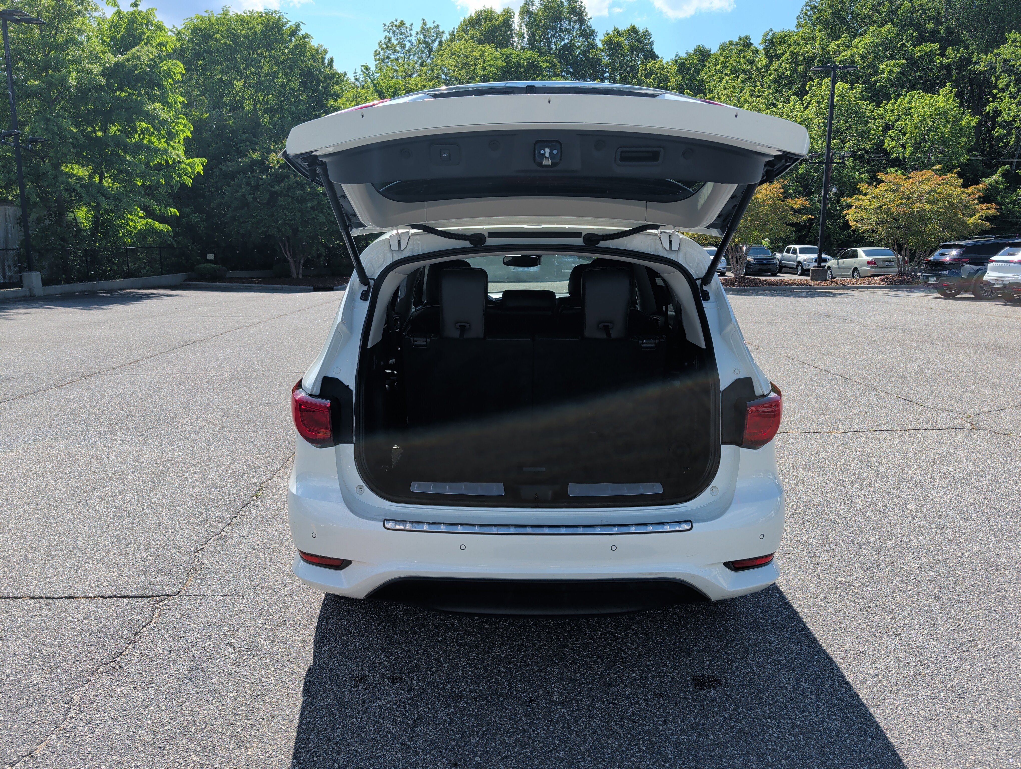 Used 2019 INFINITI QX60 Luxe w/ Sensory Package AWD/4WD image 15