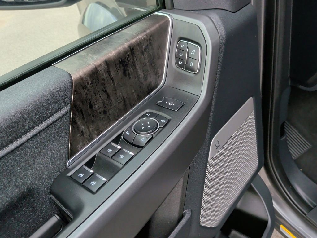 Used 2026 Ford F450 Lariat w/ FX4 Off-Road Package image 12