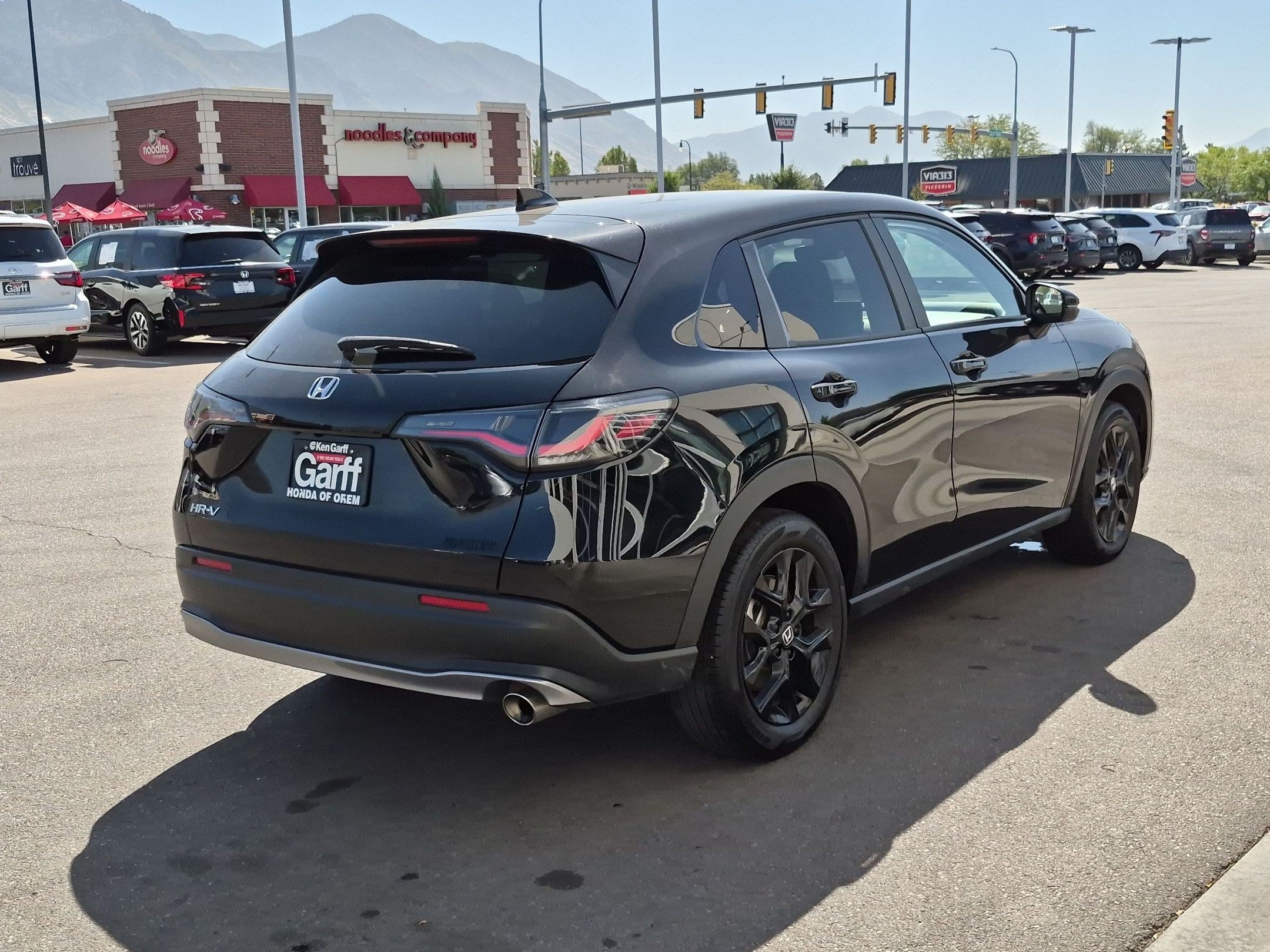Used 2025 Honda HR-V Sport image 3