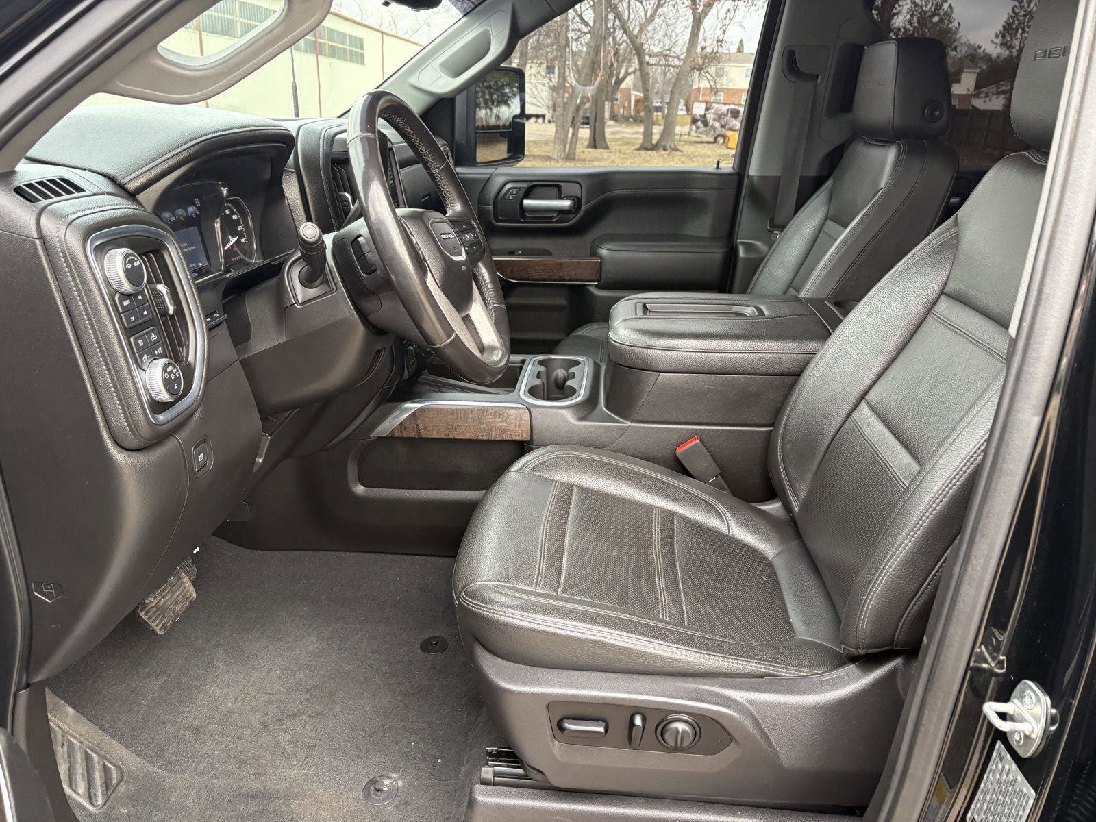 Used 2021 GMC Sierra 3500 Denali w/ Denali Ultimate Package image 4