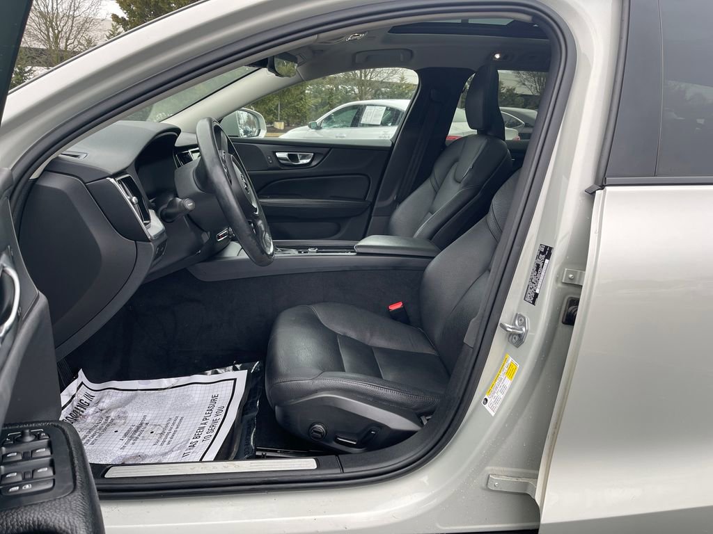 Used 2021 Volvo V60 T5 Cross Country w/ Climate Package image 15