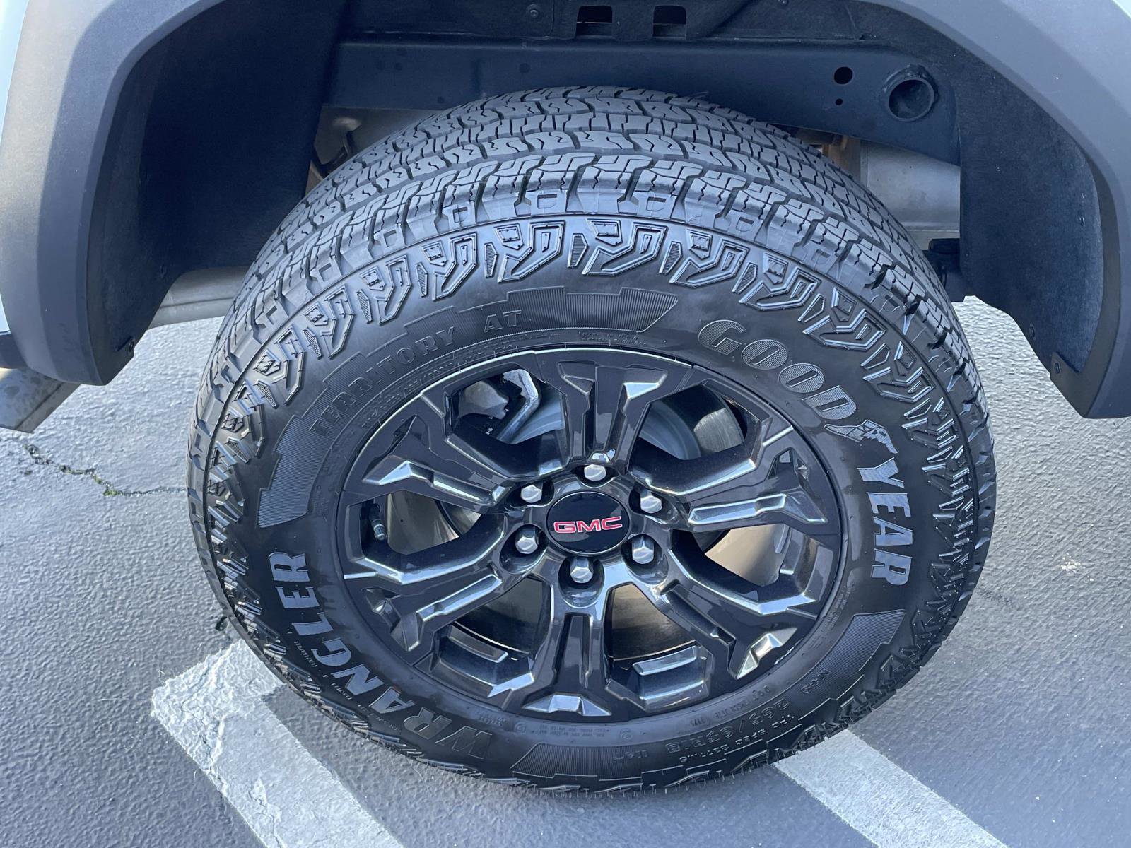 Used 2025 GMC Canyon Elevation w/ Convenience Package image 30