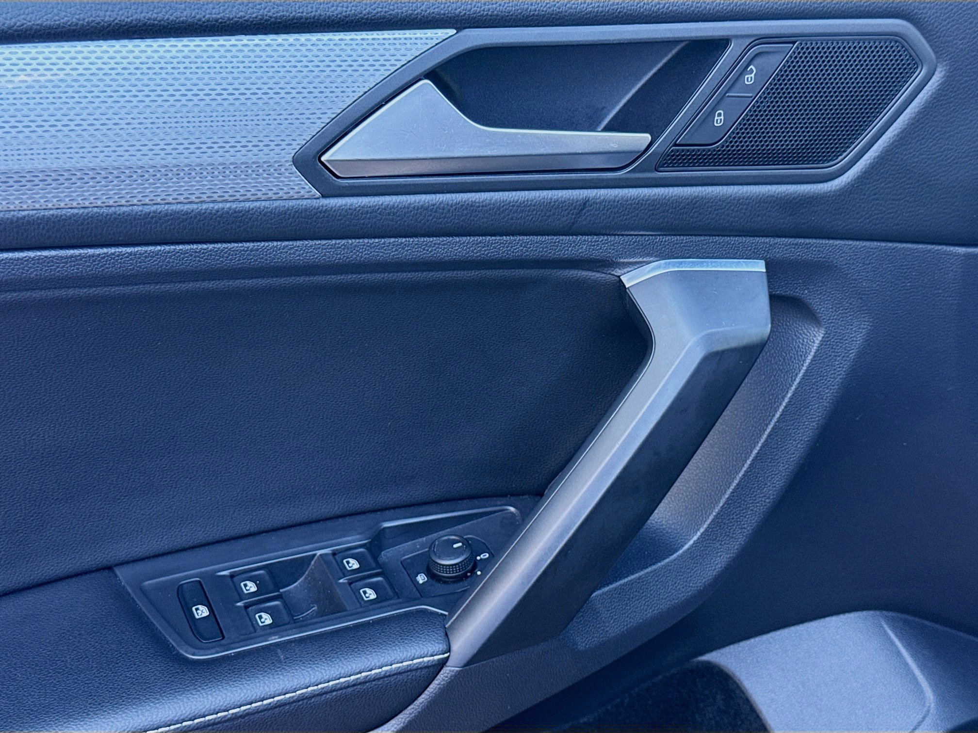 Used 2022 Volkswagen Tiguan S image 16