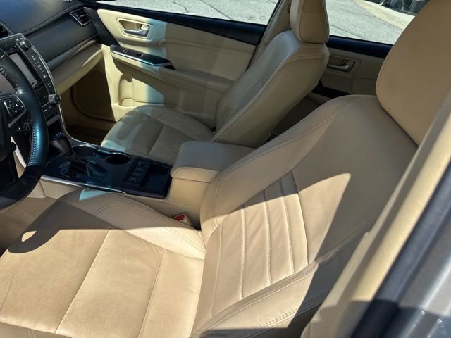 Used 2016 Toyota Camry XLE w/ Moonroof Package image 13