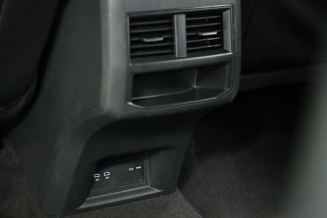 Certified 2022 Volkswagen Atlas Cross Sport SE image 34