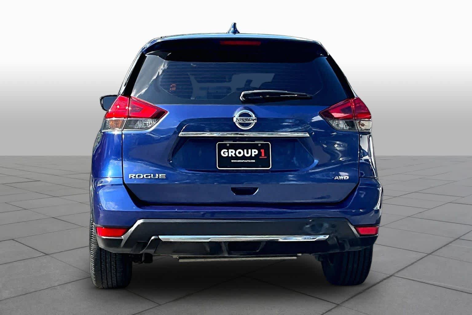 Used 2017 Nissan Rogue S AWD/4WD image 5