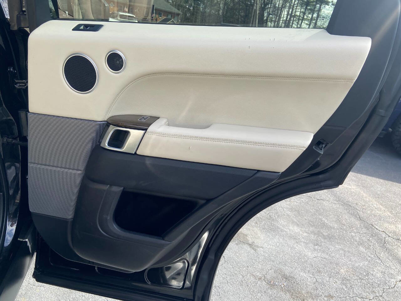 Used 2017 Land Rover Range Rover Sport HSE image 24