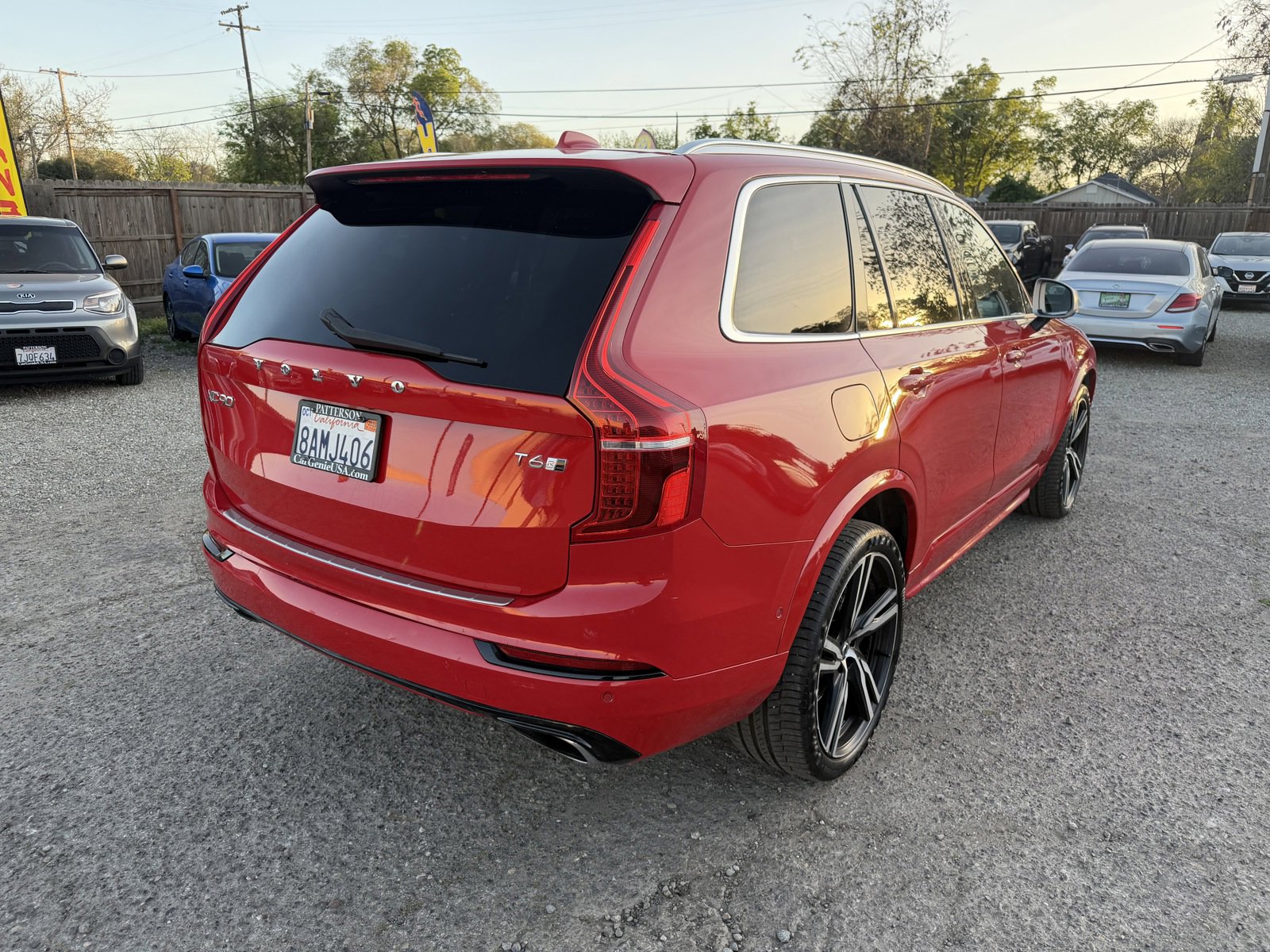 Used 2017 Volvo XC90 T6 R-Design w/ Vision Package image 4