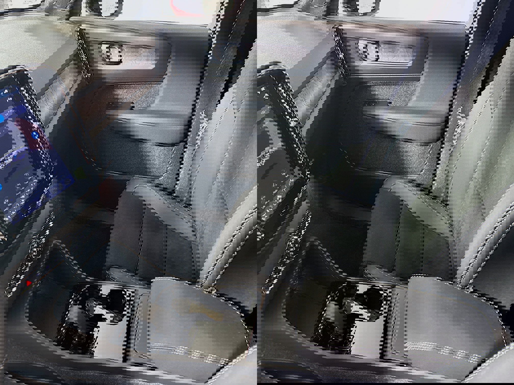 Used 2023 Volvo C40 P8 Recharge Plus AWD/4WD image 24