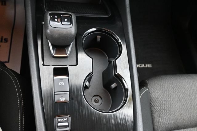 Used 2025 Nissan Rogue SV FWD image 18