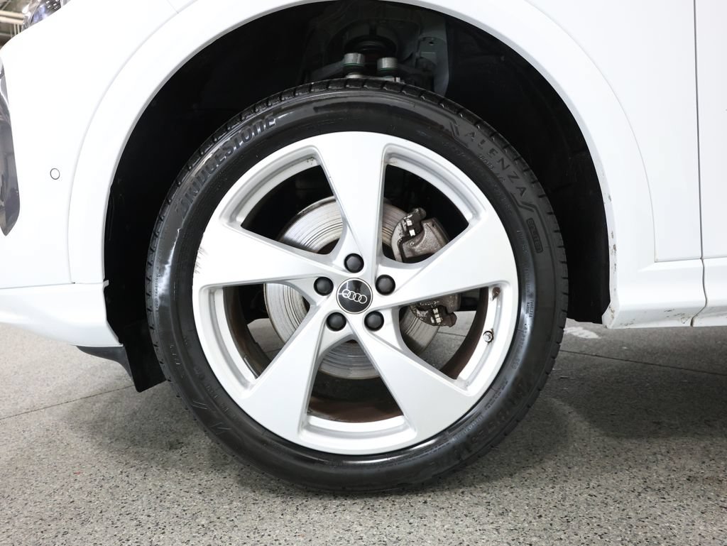 Certified 2025 Audi Q5 Premium w/ Premium Plus AWD/4WD image 5