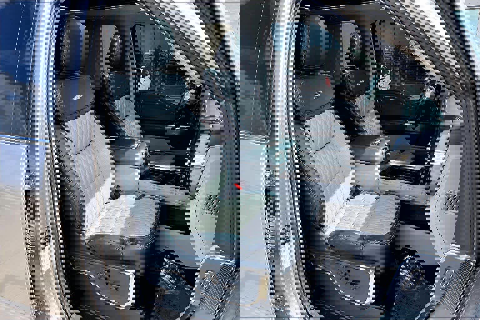 Used 2024 Ford F450 Limited image 11