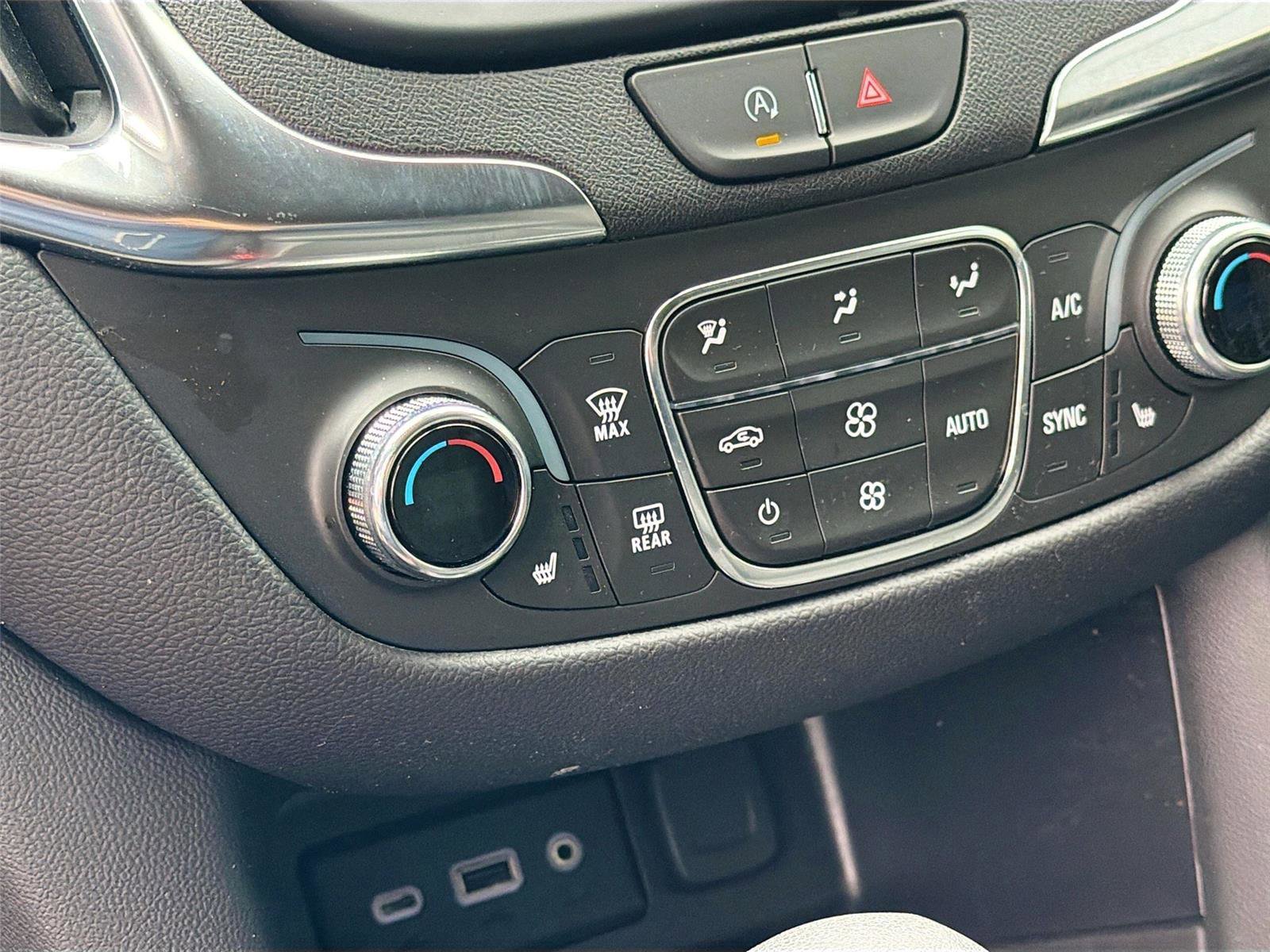 Used 2024 Chevrolet Equinox LT image 20