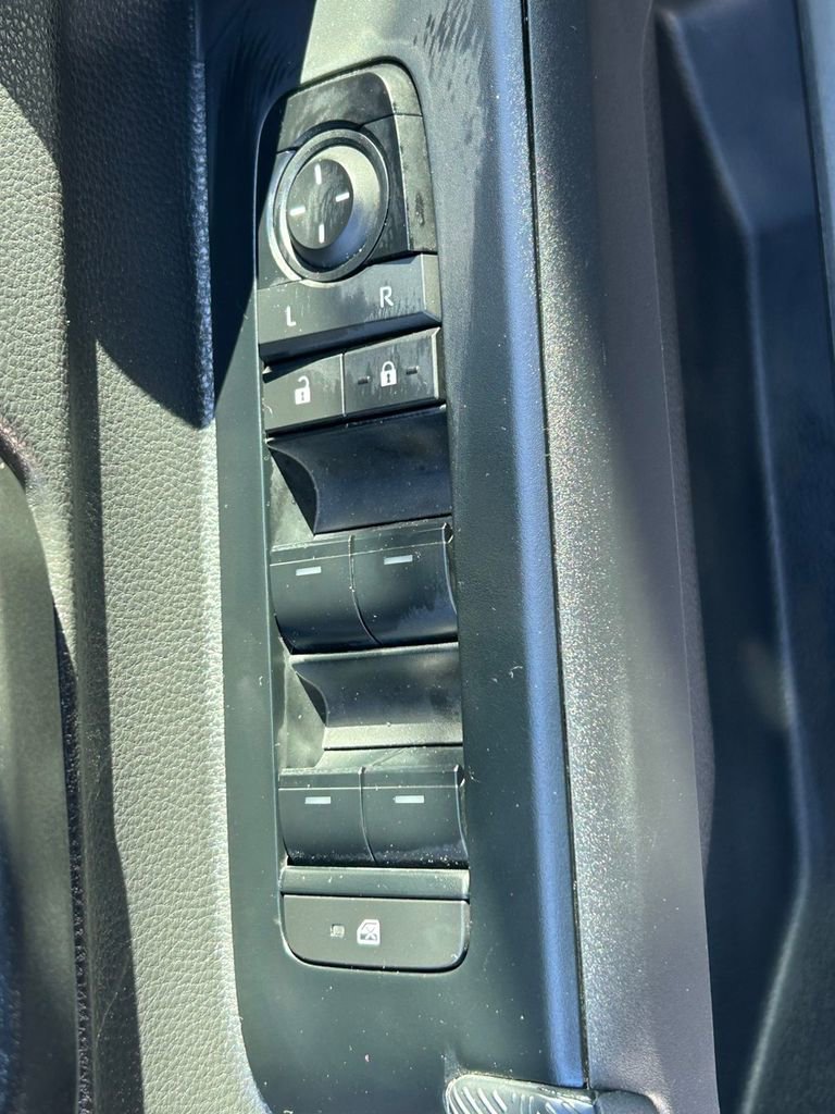 Certified 2025 Toyota Tacoma SR5 image 23