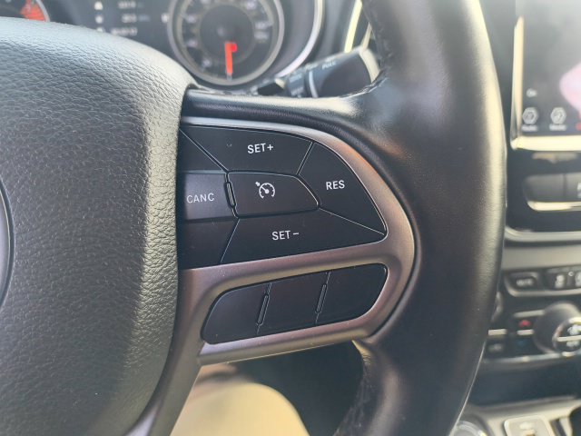 Used 2020 Jeep Cherokee Limited w/ Trailer Tow Group AWD/4WD image 18