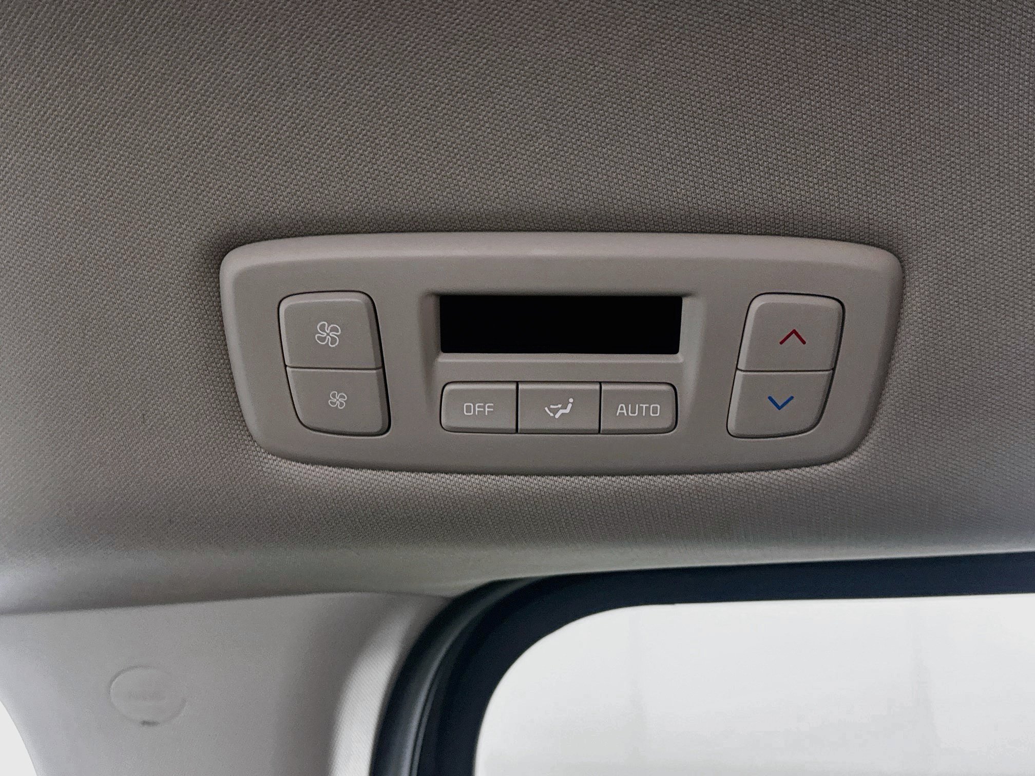 Used 2026 Kia Carnival FWD image 28