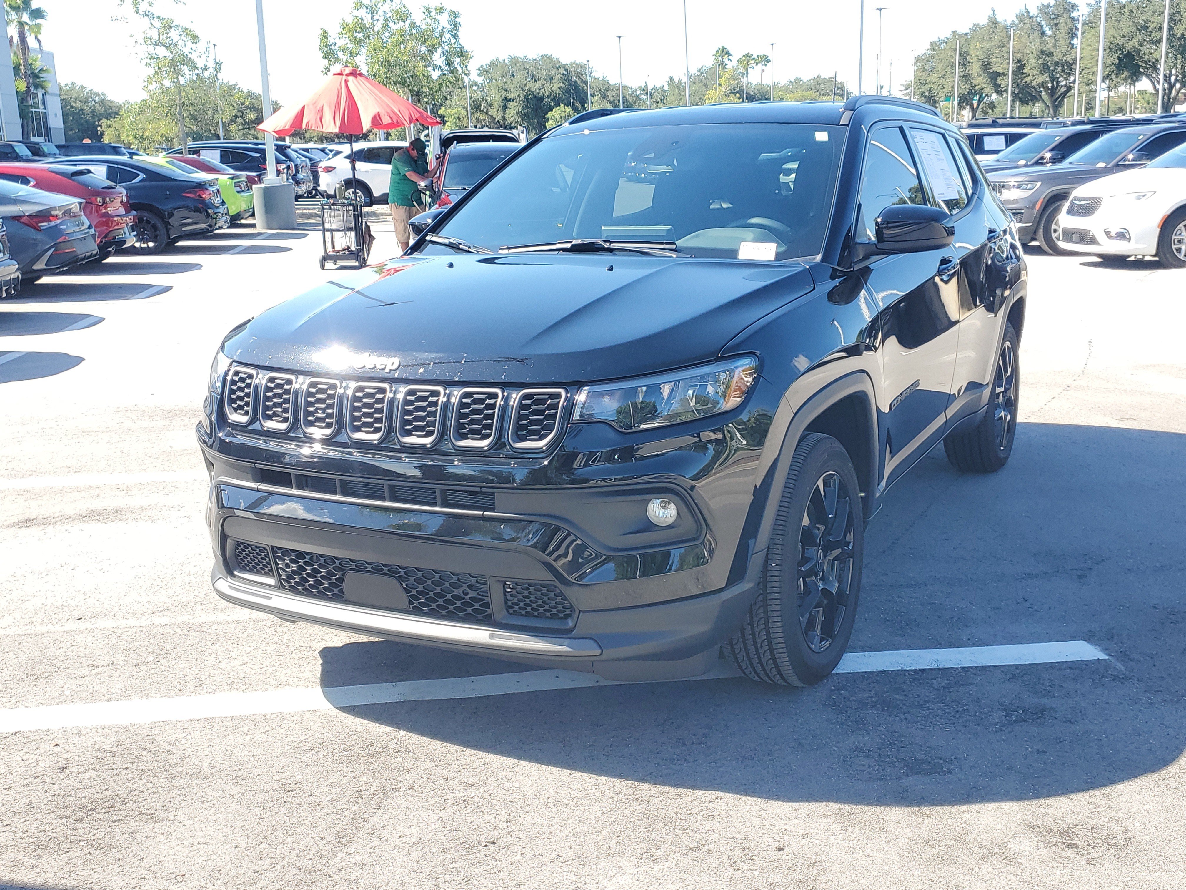 Used 2026 Jeep Compass Latitude AWD/4WD image 4